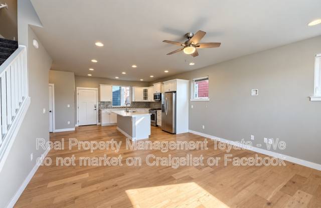 712 Blackstone Ln Gallery 2
