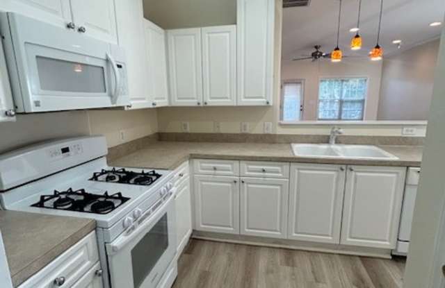 2113 Thornblade Drive Gallery 3