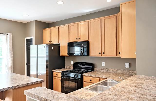 Pet-Friendly Pavilions at Pantops Townhome Gallery 1