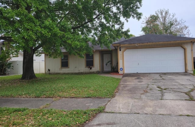 8453 SPICEWOOD DR - 8453 Spicewood Drive, Jacksonville, FL 32216
