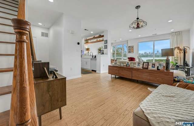 20 Lydia Drive Gallery 3