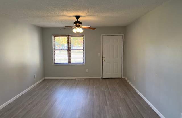 3710/3714 N Farm Rd 165 Gallery 4