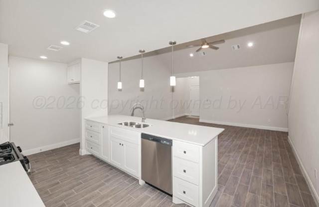 7627 WOODFORD Avenue Gallery 4
