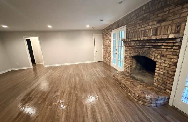 406 Turtle Creek Drive Gallery 3