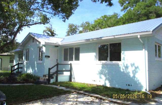 Fully Remodeled 1/2 Duplex in Quiet Neighborhood – Walk to River & Park! photos photos