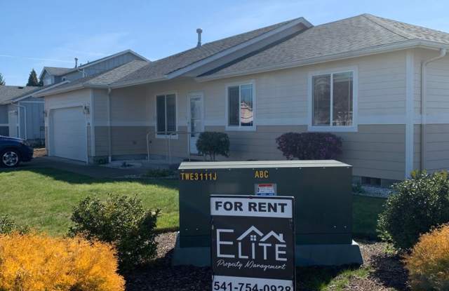 Available Now: Well-kept home on a corner lot in a desired SW neighborhood photos photos