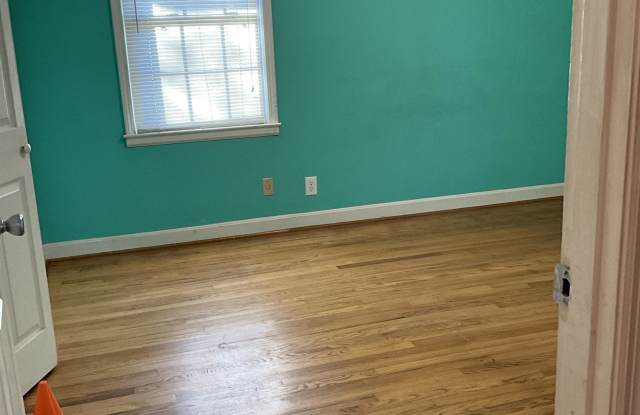 1204 Lakeshore Drive Gallery 4