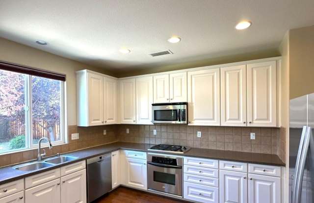545 Terracina Way Gallery 3