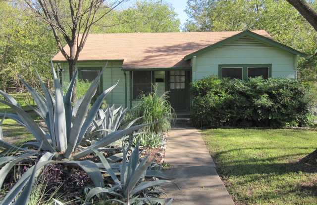 UT PRE LEASE: 3 bed/1 bath Charming Hyde Park House, Mins to UT and DT photos photos