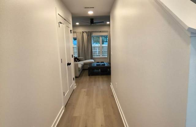 Modern 3-Bedroom Home Near Lake Manawa – Lake Views & Smart Home Features! Gallery 3