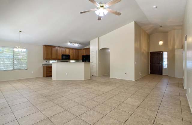 11253 W DAVIS Lane Gallery 4