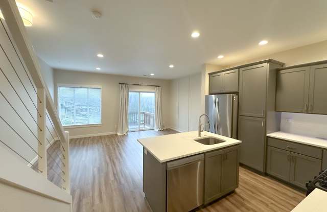 Welcome Home — Modern Townhome in South Salem’s McKenzie Ridge Gallery 3