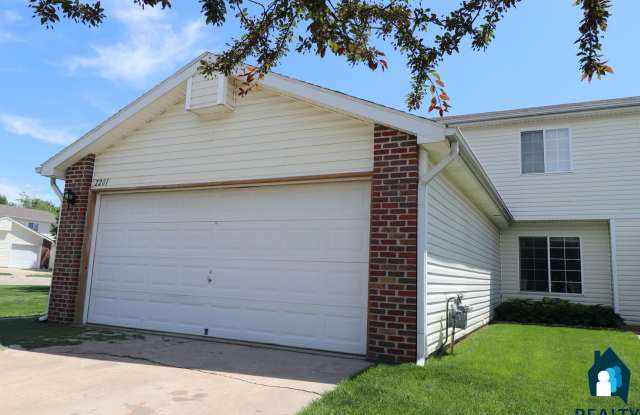 Corner Unit 3 Bedroom TownHome! photos photos