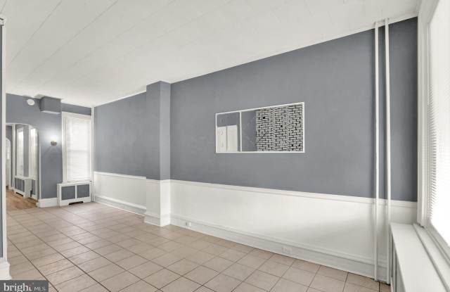 745 LOCUST Street Gallery 4