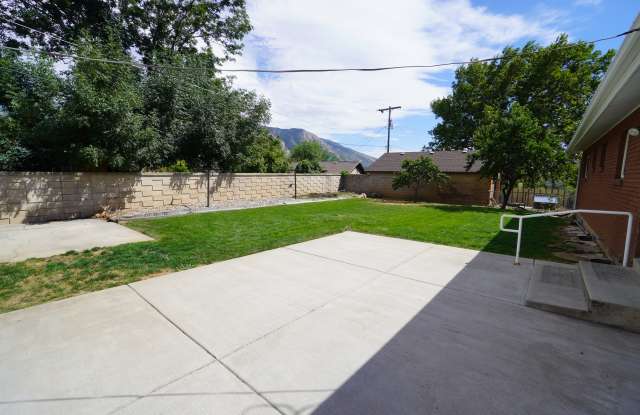 1030 Peach Dr Gallery 4