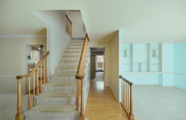 12869 Highstone Drive Gallery 4