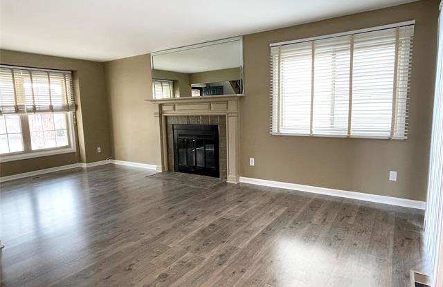 1608 GLEN MEADOW Court Gallery 3