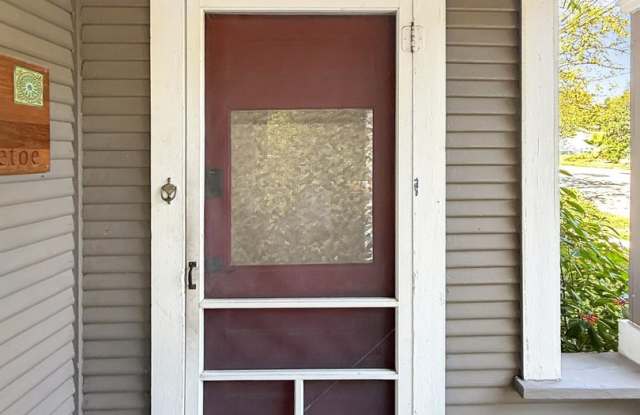 608 E MISTLETOE AVE Gallery 3