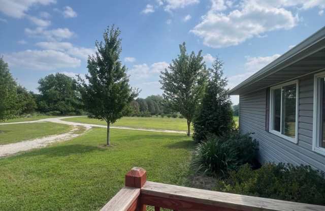 Serene 3-Bedroom Country Living at 13929 Harrison Rd, Versailles Gallery 4