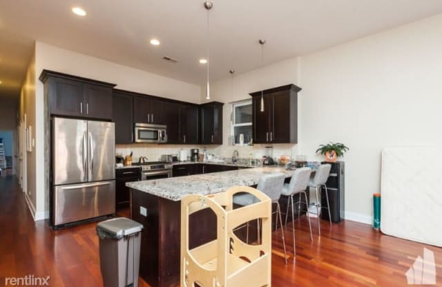 4936 N Lincoln Ave 2n - 4936 North Lincoln Avenue, Chicago, IL 60625