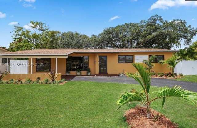 941 NW 180th Ter photos photos