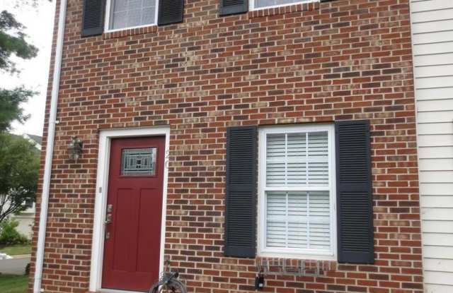 20 KINGSBRIDGE CT - 20 Kingsbridge Court, Warrenton, VA 20186