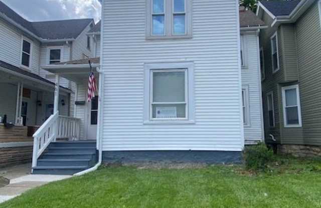 461 Oakwood Ave photos photos