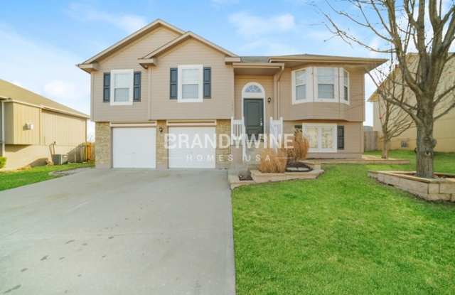 1607 Northwest High View Drive - 1607 Northwest High View Drive, Grain Valley, MO 64029