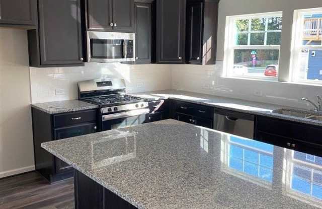 1013 Larabee Lane Gallery 4