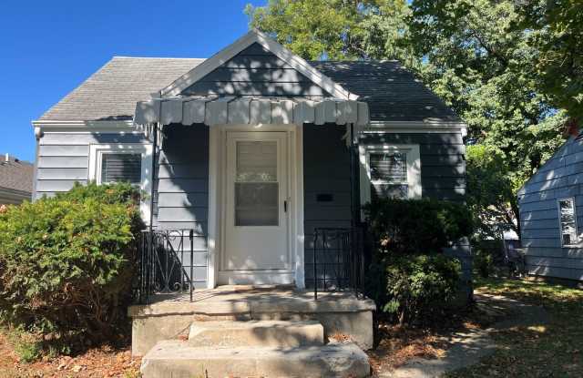 3306 Winter St. - Great Three Bedroom Home - *Available Now* photos photos