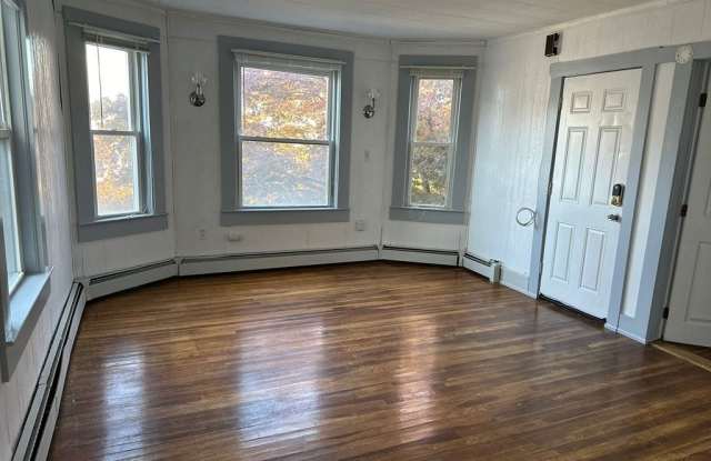 2 Lockwood St - 2 Lockwood Street, Haverhill, MA 01835