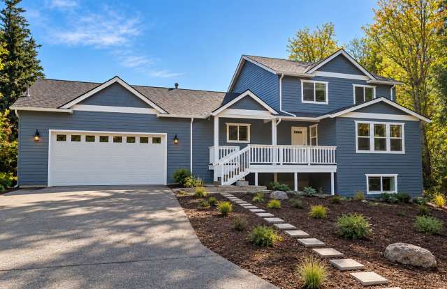 Spacious 4-Bedroom Home with 4-Car Garage & RV/Boat! Gallery 1