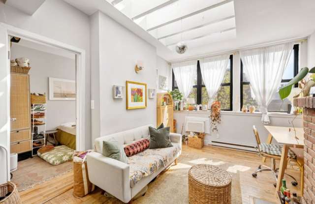 348 West 21st Street - 348 West 21st Street, New York City, NY 10011