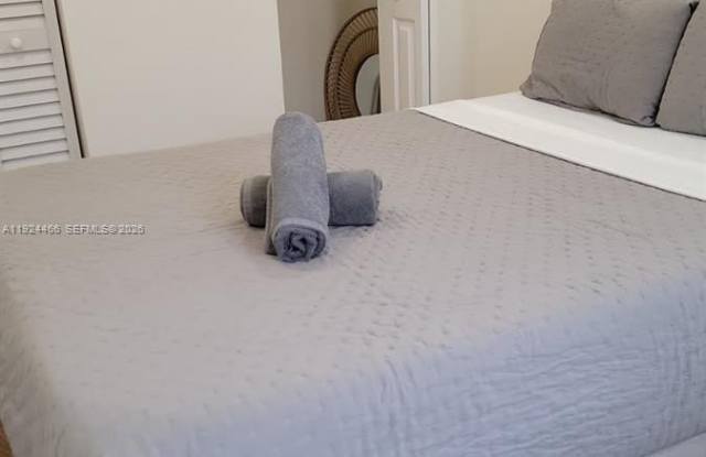 2820 SW 13th photos photos