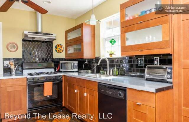 3710 Robinson Gallery 2