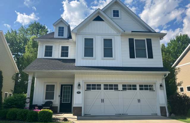 Maintenance free 3 bedroom 2.5 bath home in Stow - 2972 Creekside Court, Stow, OH 44224