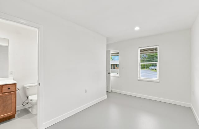 1241 West Ashley RoadUnit 104 Gallery 4