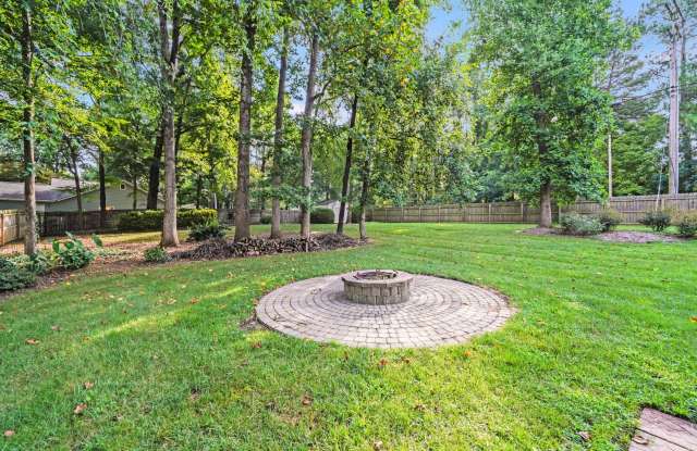 Hunley Creek Charmer: 3BR with Garage Studio, Cathedral Ceilings & Prime Location! Gallery 3