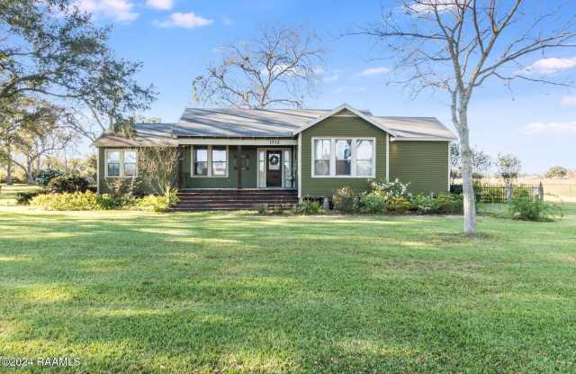 1712 E Broussard Road photos photos