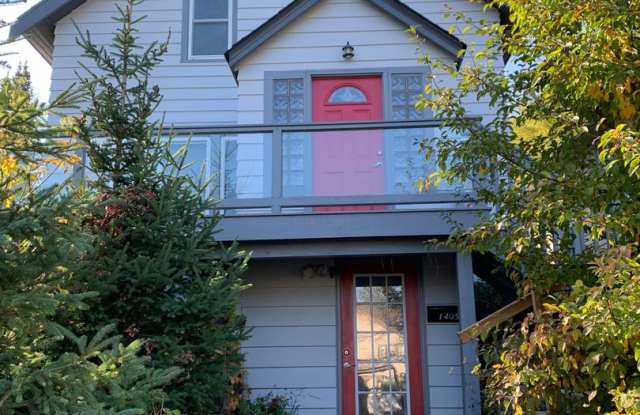 AVAILABLE SEPTEMBER - Must-Have 3 BED 2 BATH photos photos