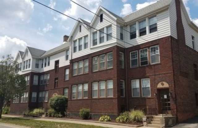 Wildwood Apartments Gallery 1