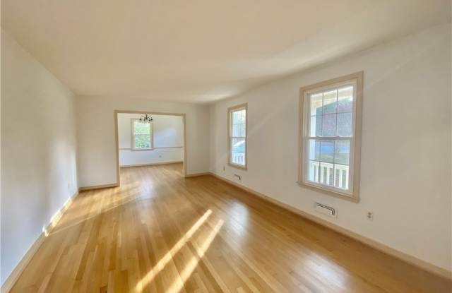 2711  Shoreham Dr Gallery 3