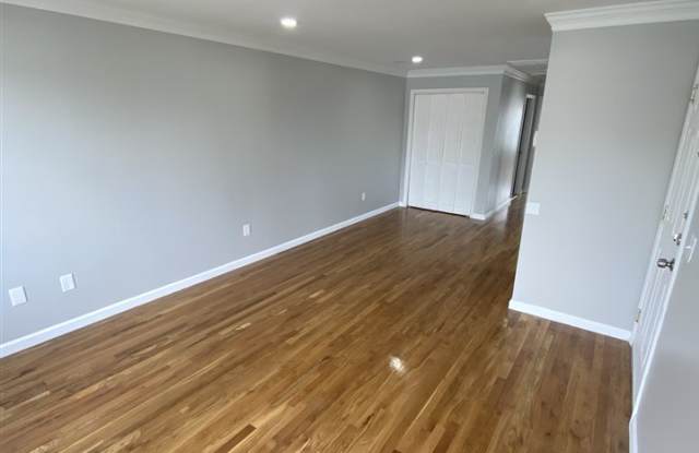 179 ROOSEVELT AVE Gallery 3