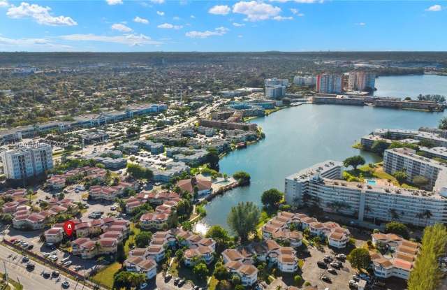 18630 NE 18th Ave photos photos