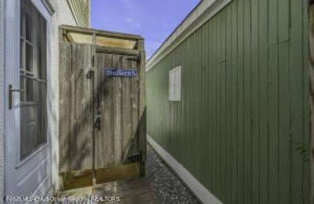 202 2nd Avenue Gallery 4