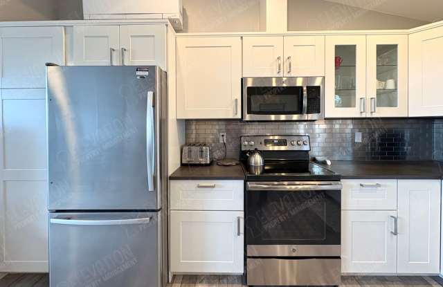 Furnished 1 BR ADU in Beautiful Awbrey Butte Gallery 3