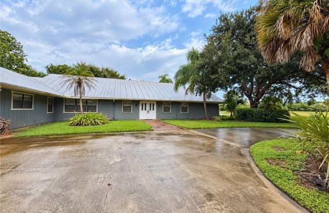 1505 SW Saint Andrews Drive Gallery 3