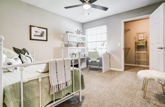 Senior Housing - The Oaks at Hampton Gallery 3