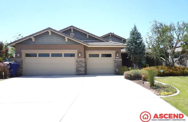 Stunning Split-Wing Home in Bakersfield's Desirable 93314 — Pool, Upgrades Throughout & Pets Welcome! photos photos