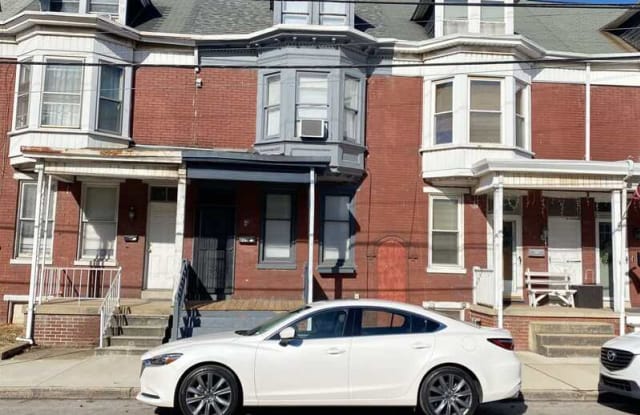 809 East Philadelphia Street - 809 East Philadelphia Street, York, PA 17403